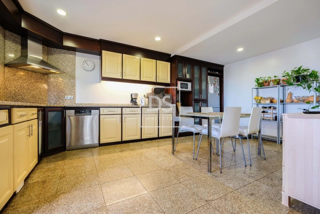 Moradia T4 para Venda em Fânzeres e São Pedro da Cova Foto 12