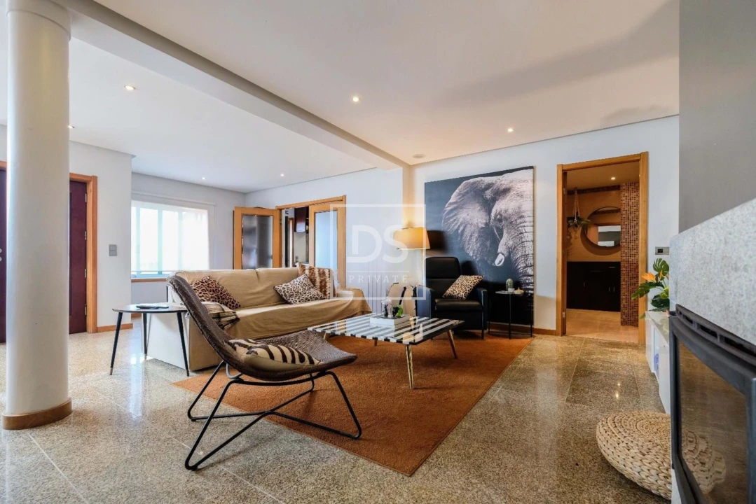 Moradia T4 para Venda em Fânzeres e São Pedro da Cova Foto 1