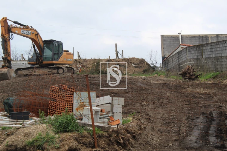 Terreno para Venda em Cernadelo e Lousada (São Miguel e Santa Margarida) Foto 1