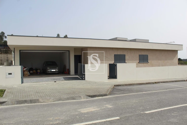 Moradia T3 para Venda em Eiriz Foto 18