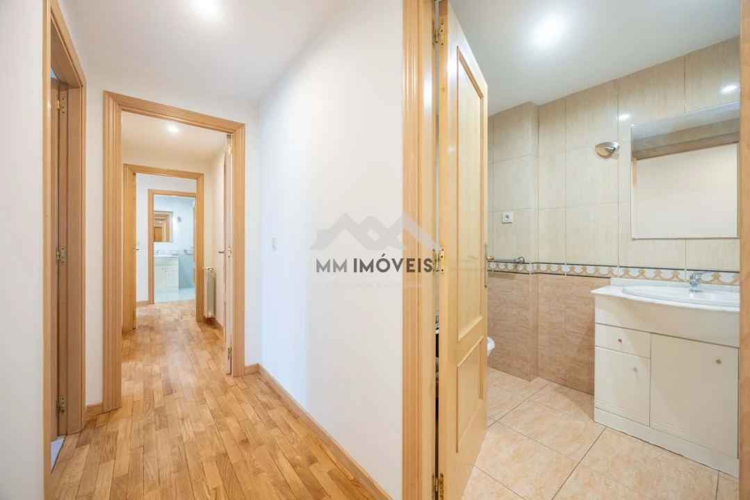 Apartamento T2 para Arrendamento em Ermesinde Foto 4