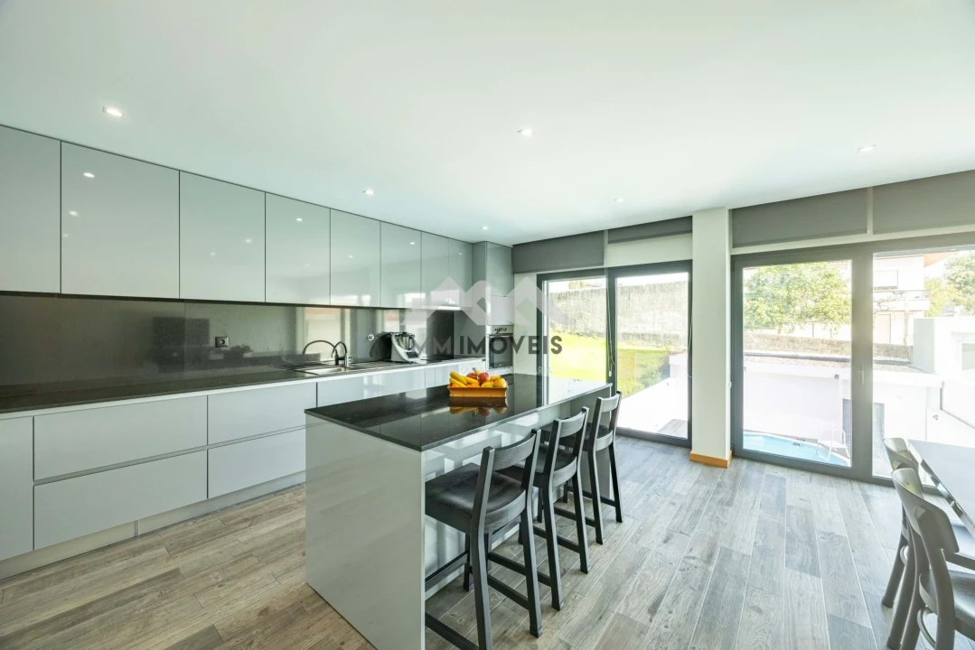 Moradia T3 para Venda em Alfena Foto 37