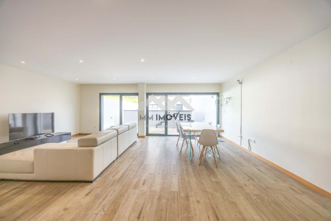 Moradia T3 para Venda em Alfena Foto 15