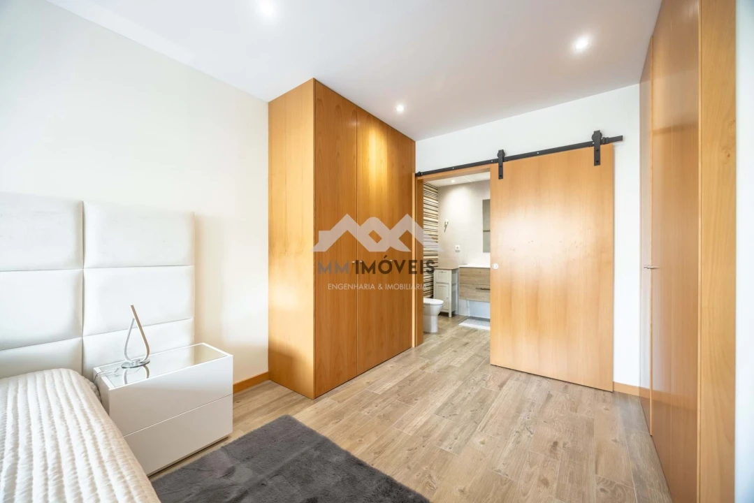 Moradia T3 para Venda em Alfena Foto 9