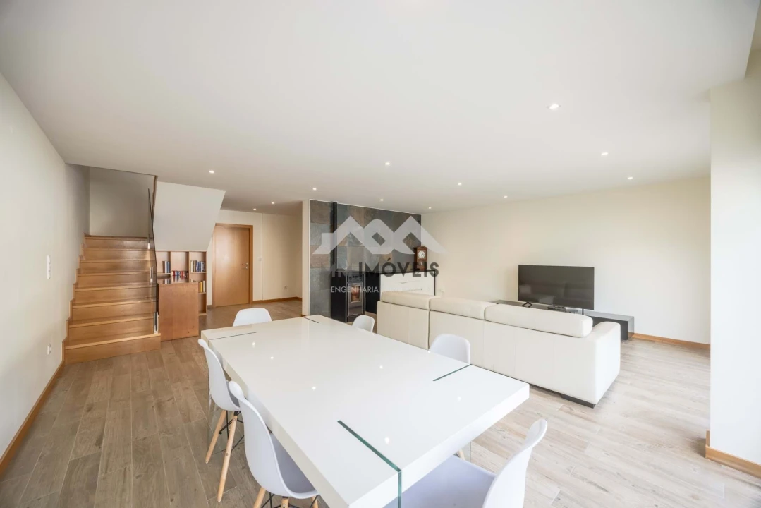 Moradia T3 para Venda em Alfena Foto 16