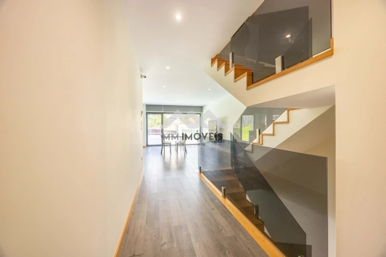 Moradia T3 para Venda em Alfena Foto 6