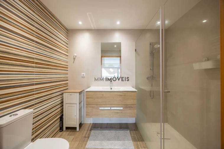 Moradia T3 para Venda em Alfena Foto 10