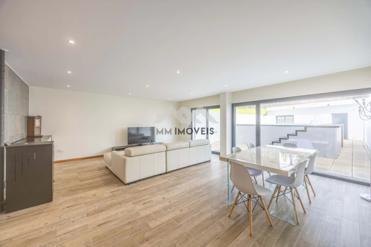 Moradia T3 para Venda em Alfena Foto 56