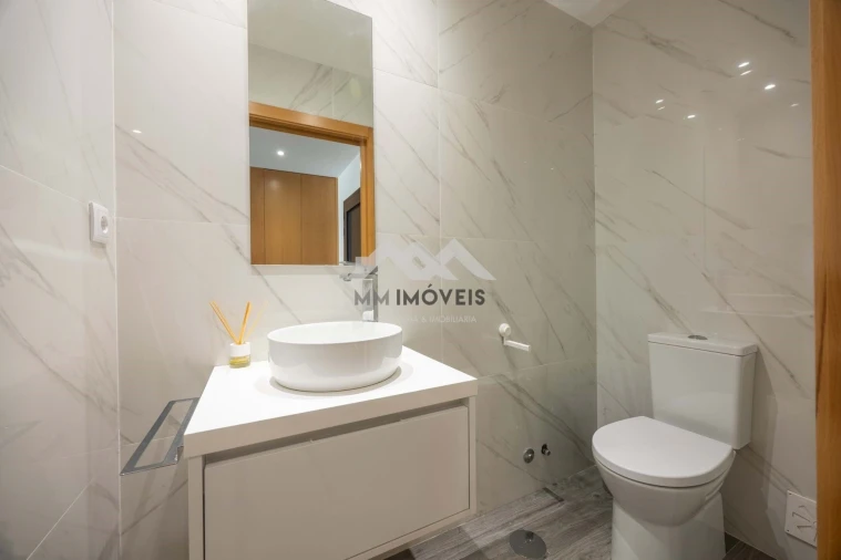 Moradia T3 para Venda em Alfena Foto 5