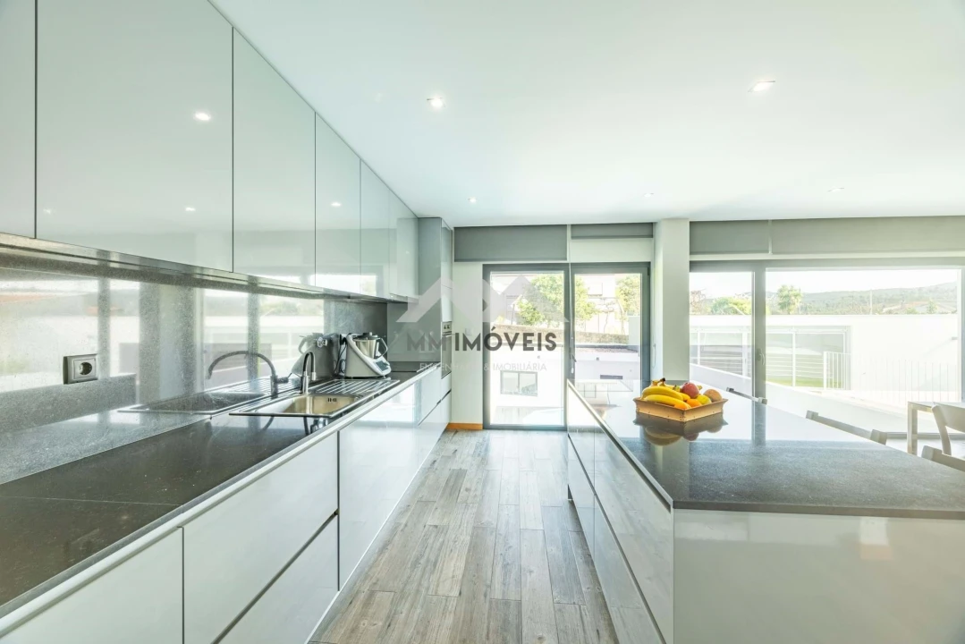 Moradia T3 para Venda em Alfena Foto 27