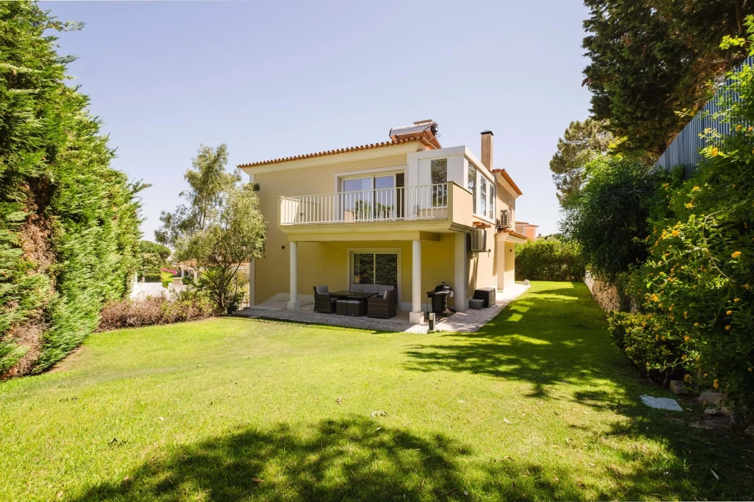 Moradia T5 para Arrendamento em Alcabideche Foto 2