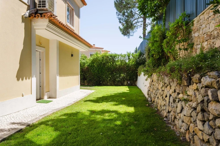 Moradia T5 para Arrendamento em Alcabideche Foto 13