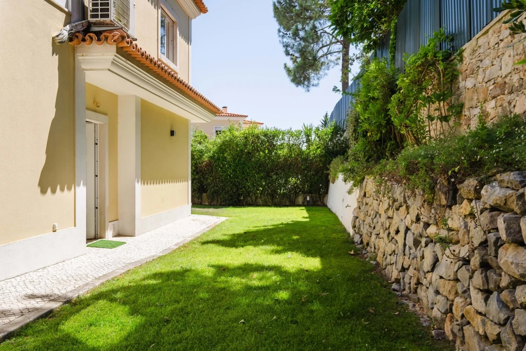 Moradia T5 para Arrendamento em Alcabideche Foto 13