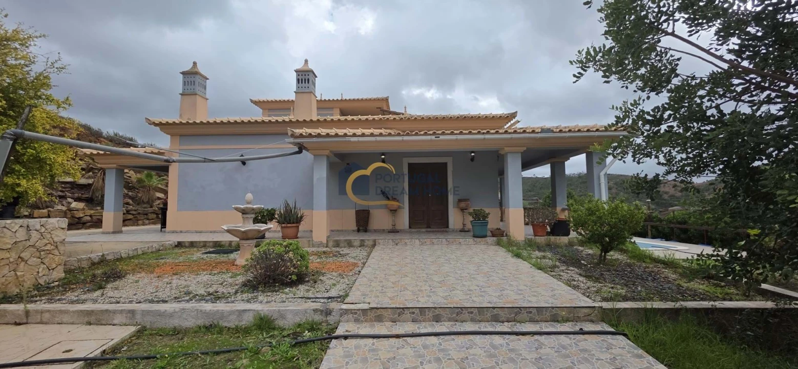 Moradia T5 para Venda em Salir Foto 3