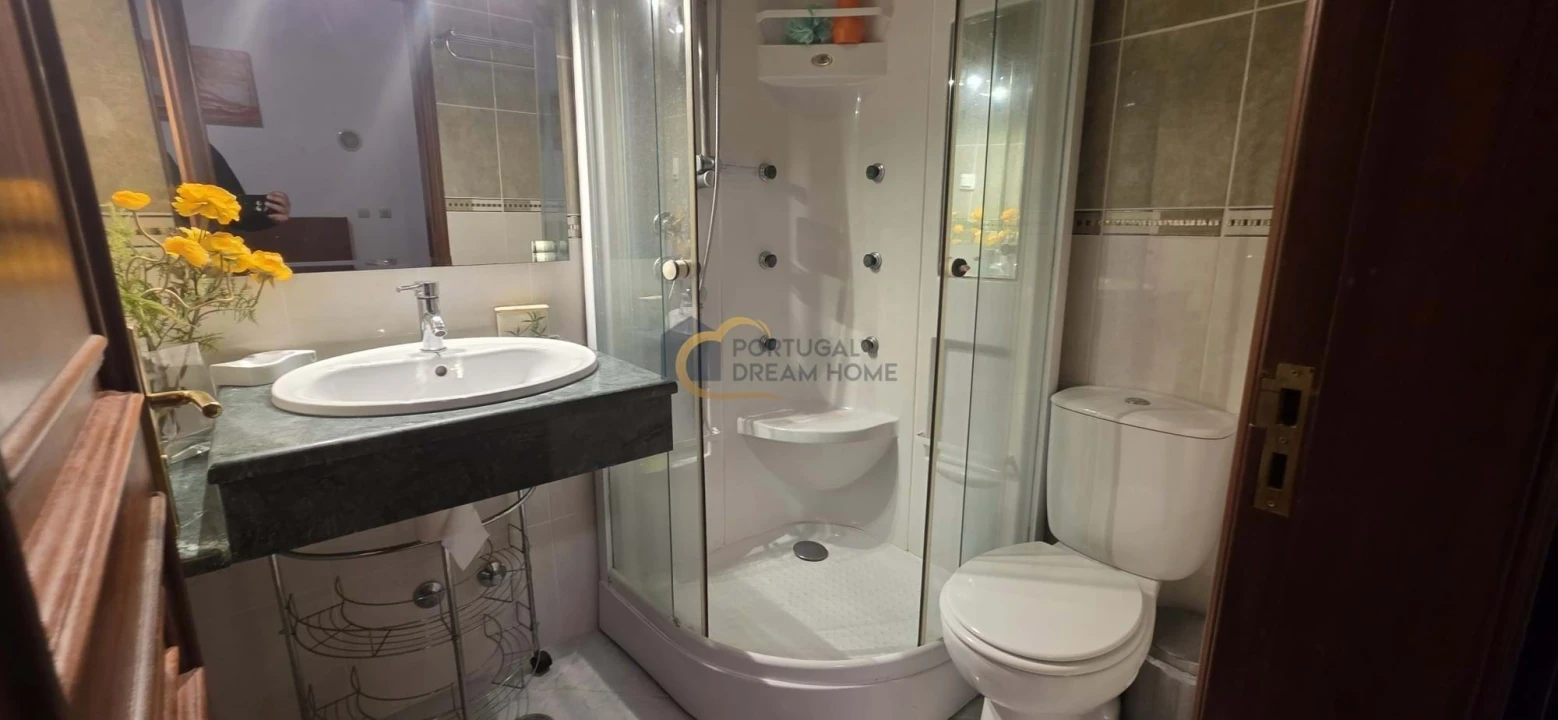 Moradia T5 para Venda em Salir Foto 24