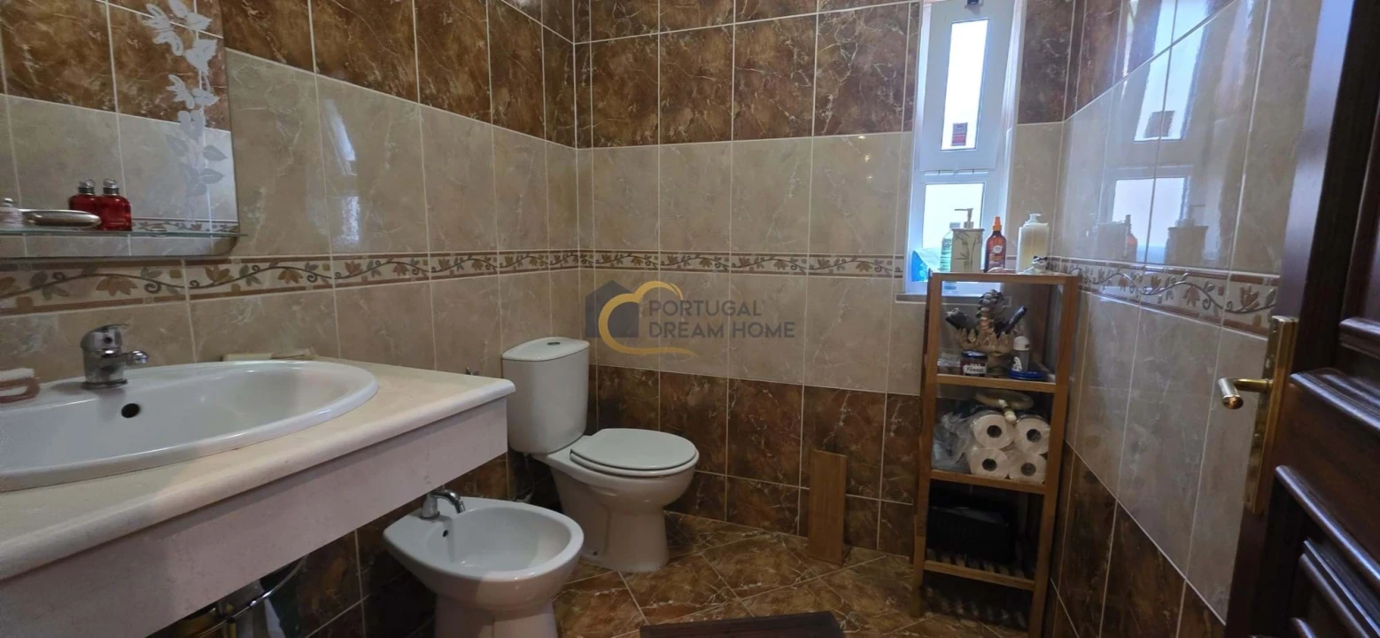 Moradia T5 para Venda em Salir Foto 15