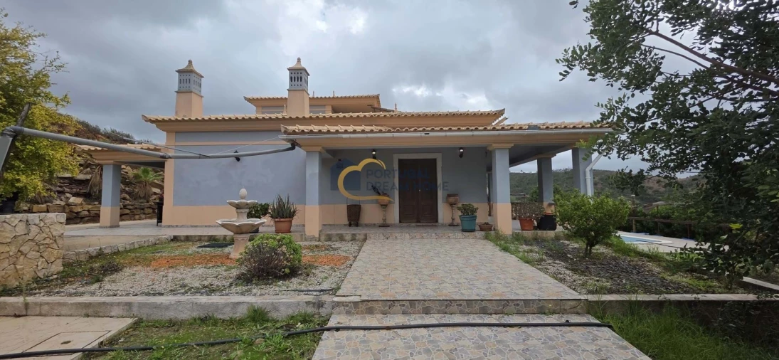 Moradia T5 para Venda em Salir Foto 3