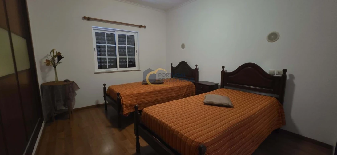 Moradia T5 para Venda em Salir Foto 21