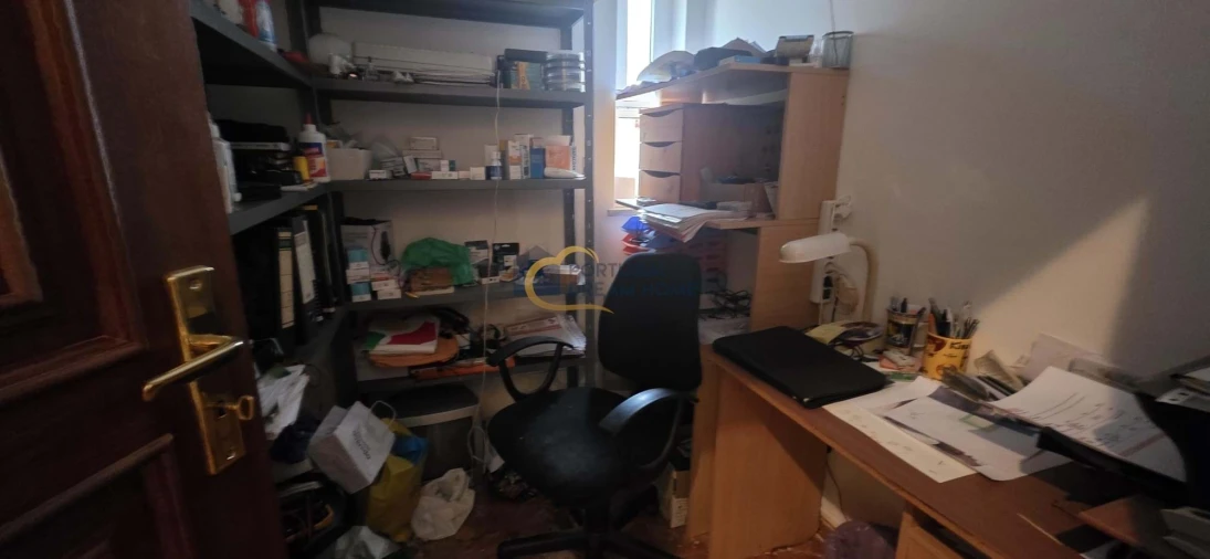 Moradia T5 para Venda em Salir Foto 16