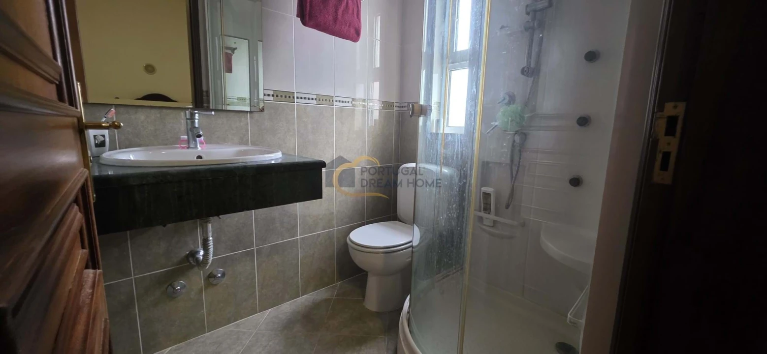 Moradia T5 para Venda em Salir Foto 20