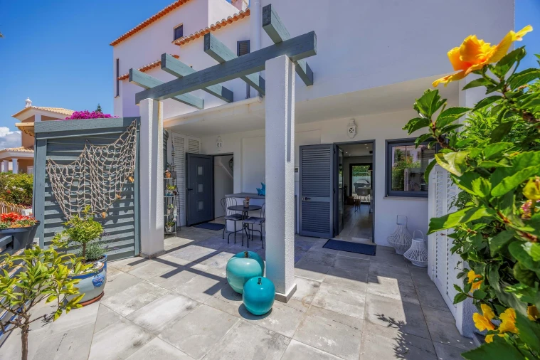 Moradia T2 para Venda em Quarteira Foto 5