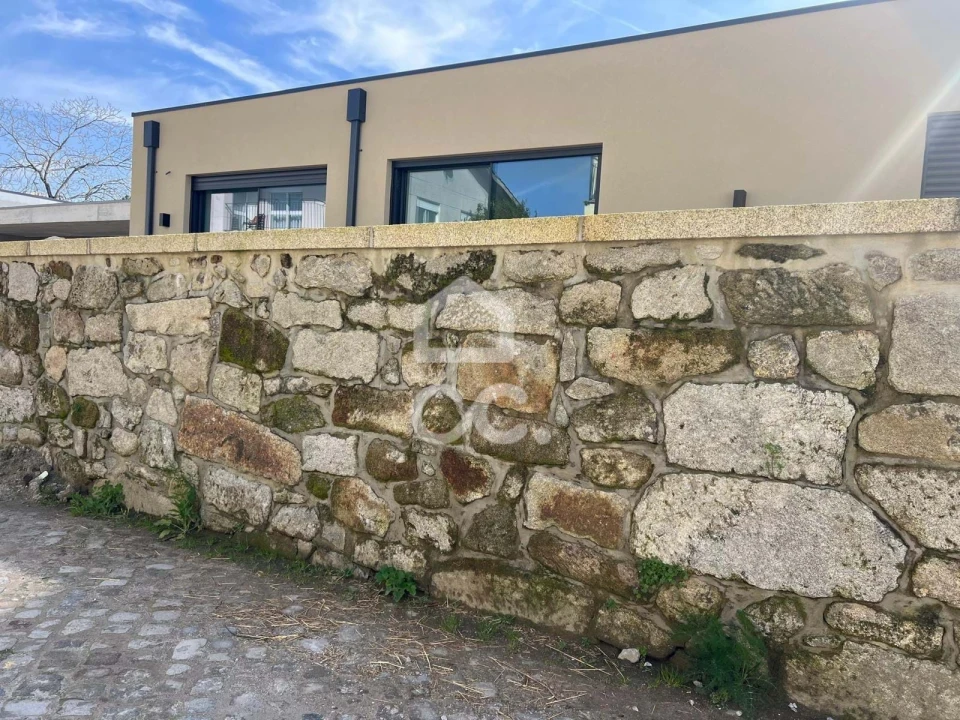 Moradia T3 para Venda em Darque Foto 1