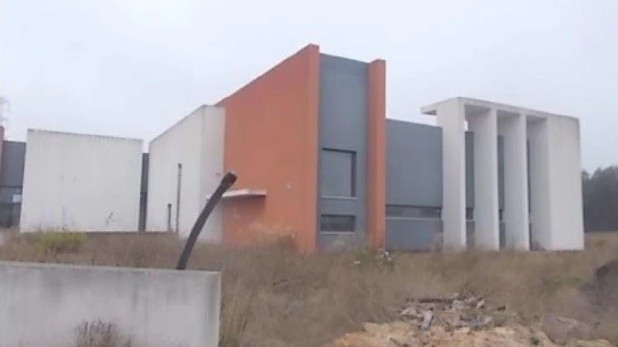 Prédio para Venda em Samora Correia