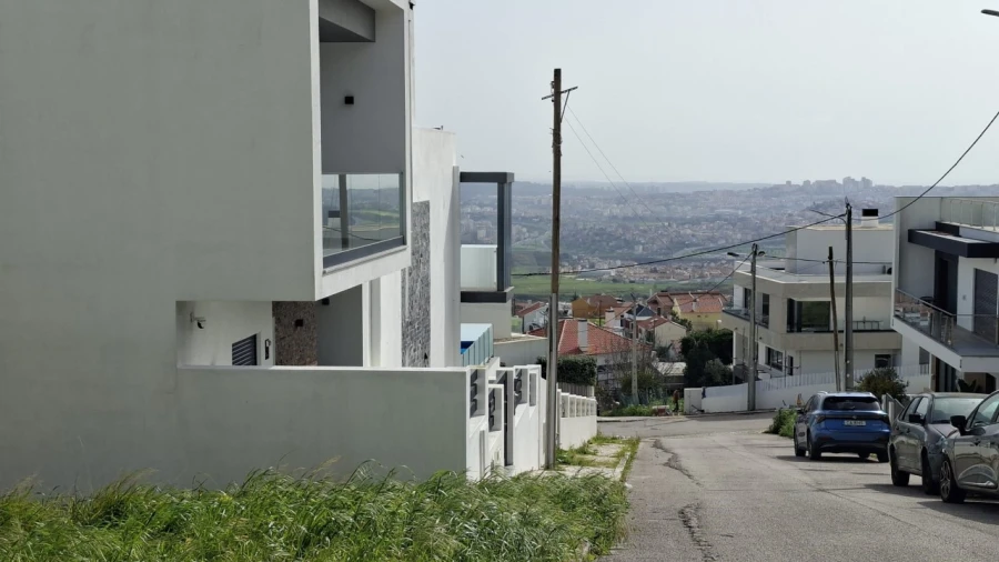 Terreno para Venda em Pontinha e Famões Foto 7