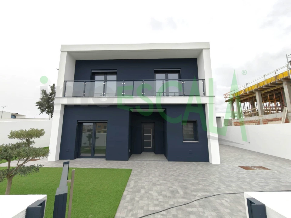 Moradia T4 para Venda em Cartaxo e Vale da Pinta Foto 1