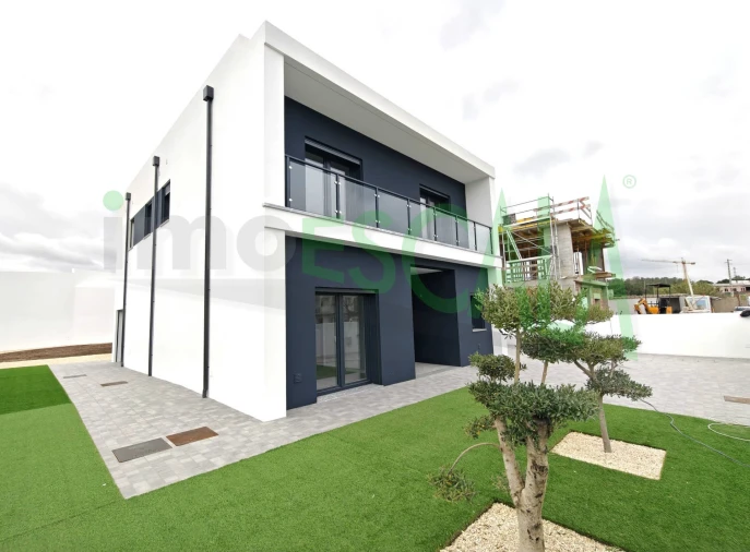 Moradia T4 para Venda em Cartaxo e Vale da Pinta Foto 2