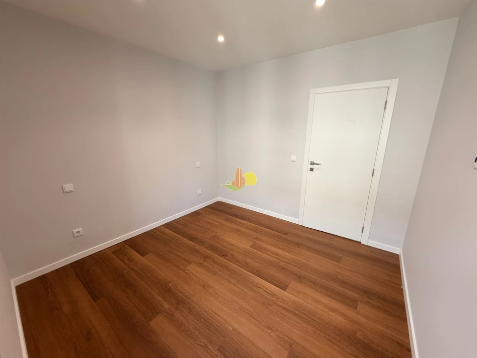 Apartamento T3 para Venda em Buarcos Foto 17