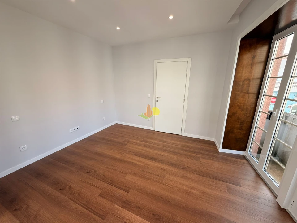 Apartamento T3 para Venda em Buarcos Foto 5