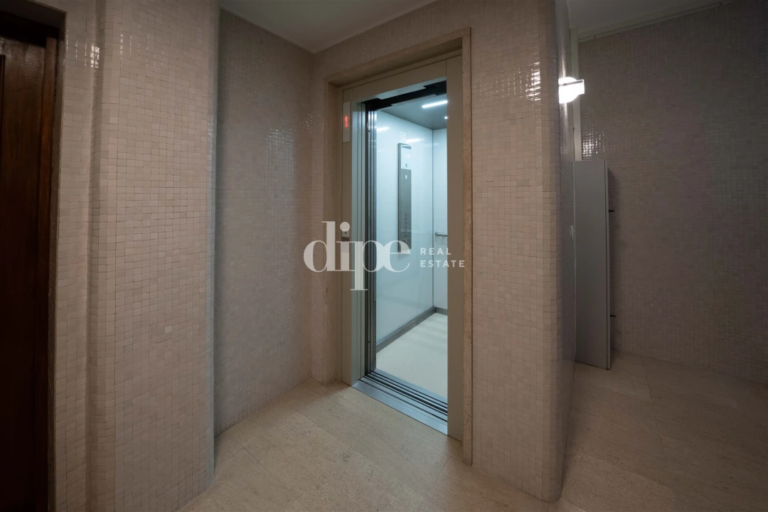 Apartamento T2 para Arrendamento em Oliveira, São Paio e São Sebastião Foto 15