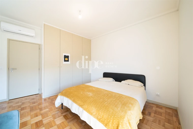 Apartamento T2 para Arrendamento em Oliveira, São Paio e São Sebastião Foto 11