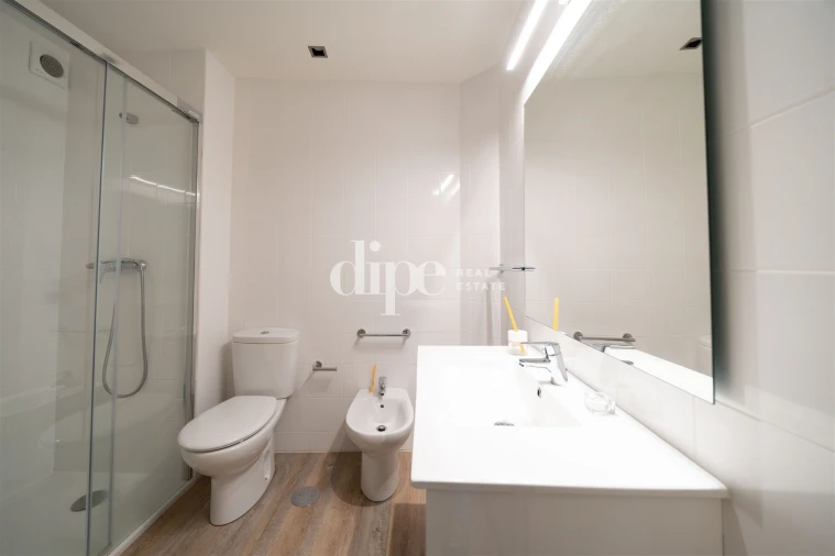 Apartamento T2 para Arrendamento em Oliveira, São Paio e São Sebastião Foto 12