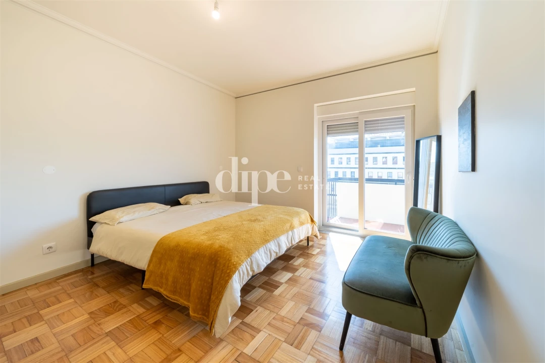 Apartamento T2 para Arrendamento em Oliveira, São Paio e São Sebastião Foto 10