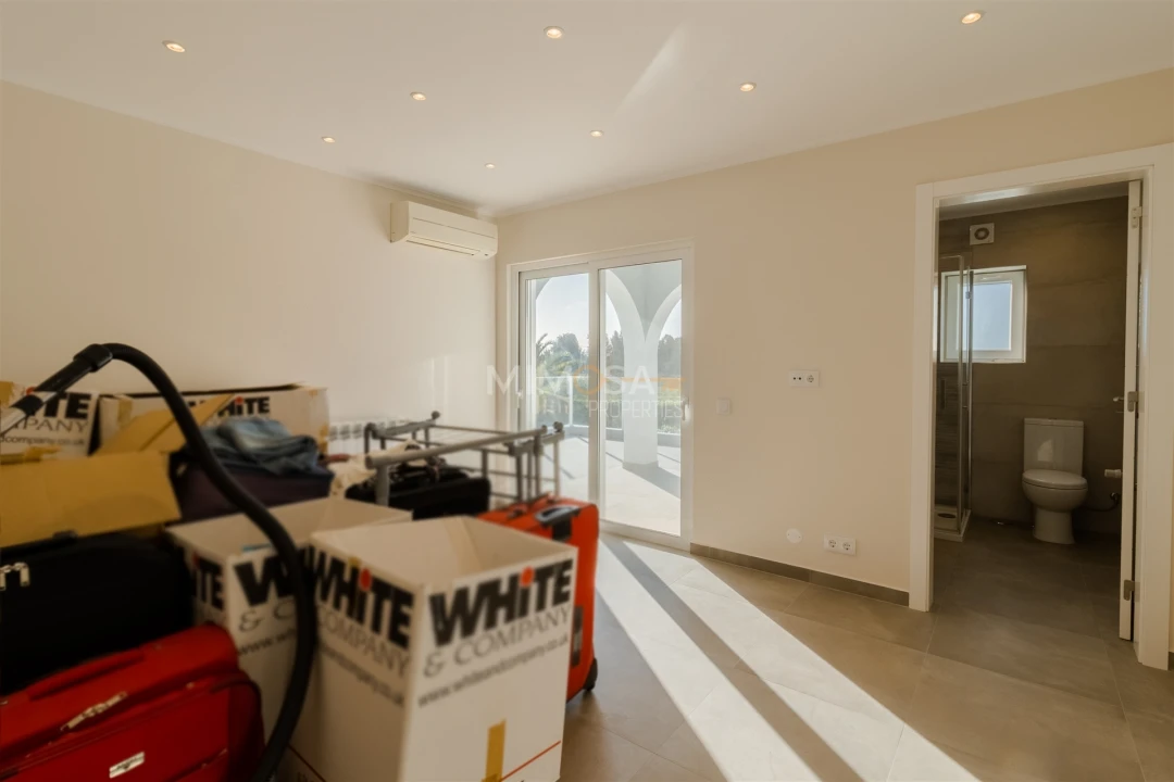 Moradia T4 para Venda em Alvor Foto 23