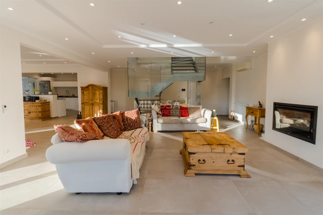 Moradia T4 para Venda em Alvor Foto 5