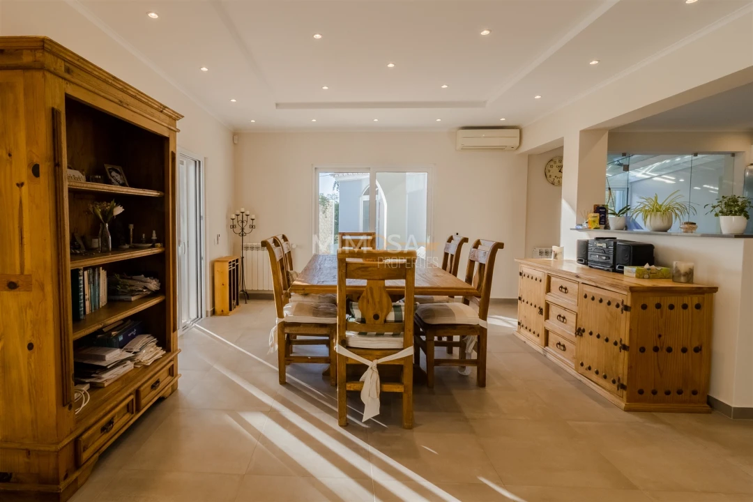 Moradia T4 para Venda em Alvor Foto 14