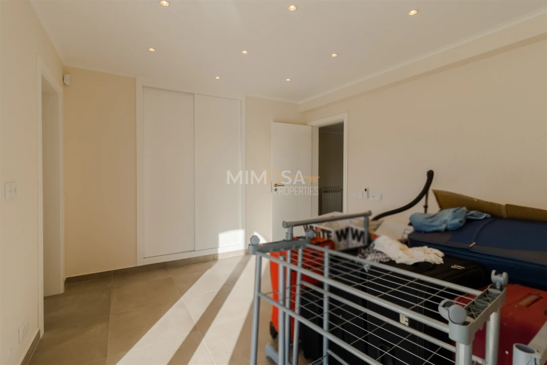 Moradia T4 para Venda em Alvor Foto 24