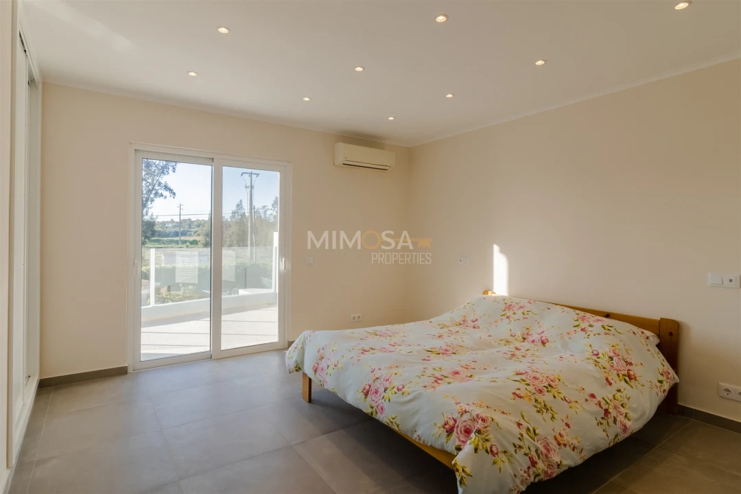 Moradia T4 para Venda em Alvor Foto 36