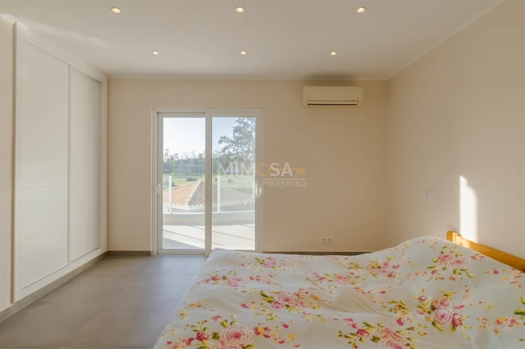 Moradia T4 para Venda em Alvor Foto 37