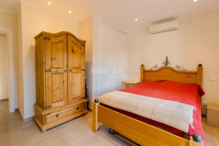 Moradia T4 para Venda em Alvor Foto 17