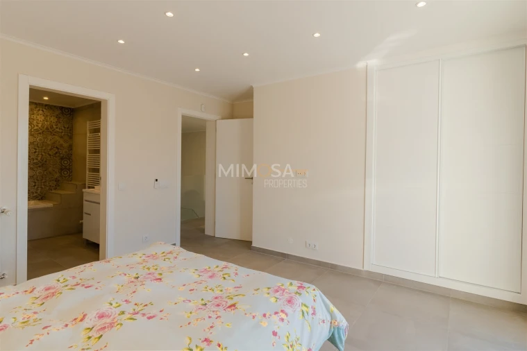 Moradia T4 para Venda em Alvor Foto 38