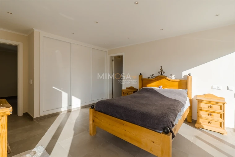 Moradia T4 para Venda em Alvor Foto 27