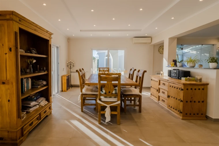 Moradia T4 para Venda em Alvor Foto 14