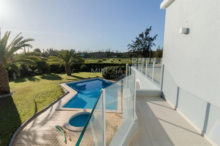 Moradia T4 para Venda em Alvor Foto 32