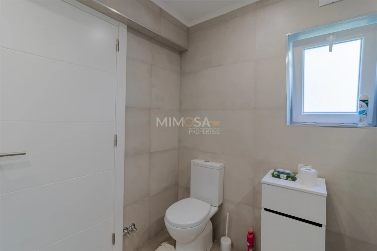 Moradia T4 para Venda em Alvor Foto 43