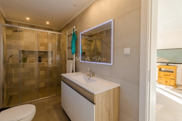 Moradia T4 para Venda em Alvor Foto 33