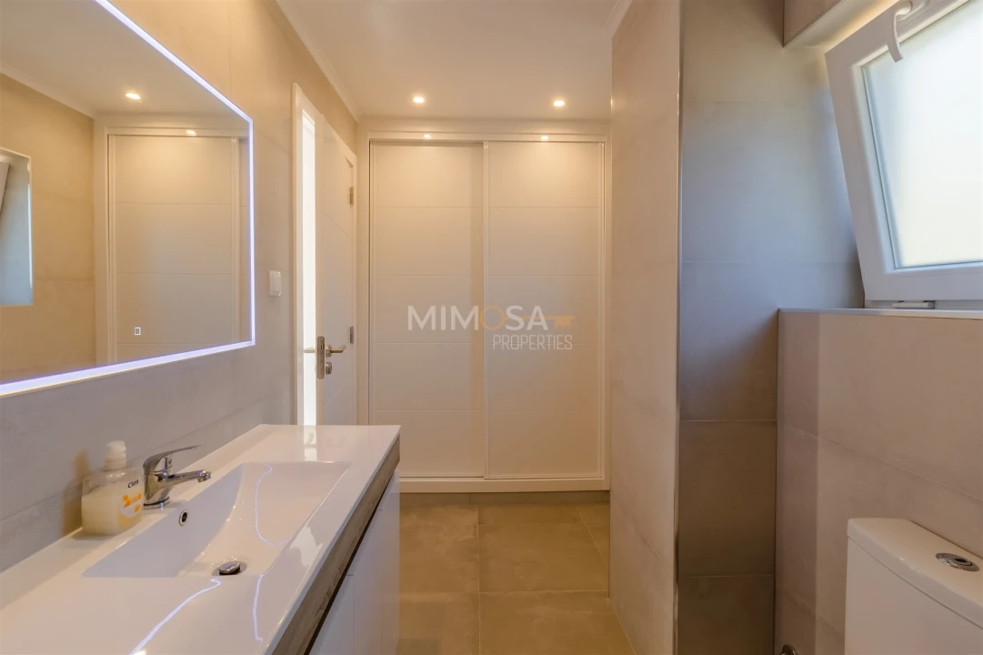 Moradia T4 para Venda em Alvor Foto 35